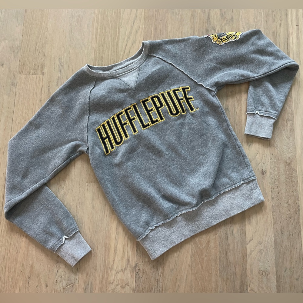 Harry Potter Universal Studios Hufflepuff Sweatshirt Size XS